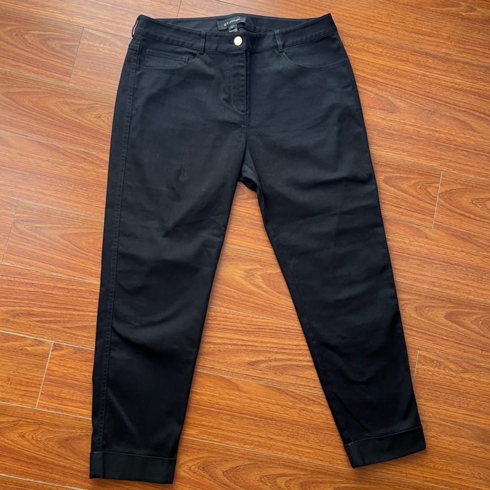 St John Classic Timeles Mid Rise Black Tapered Jeans Folded Hem 5 Pockets Sz 10